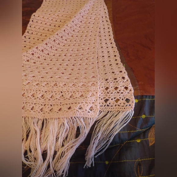 Women's New Pink Wool Blend Handmade Crocheted Shawl Size 14X88 Inches - Picture 5 of 10